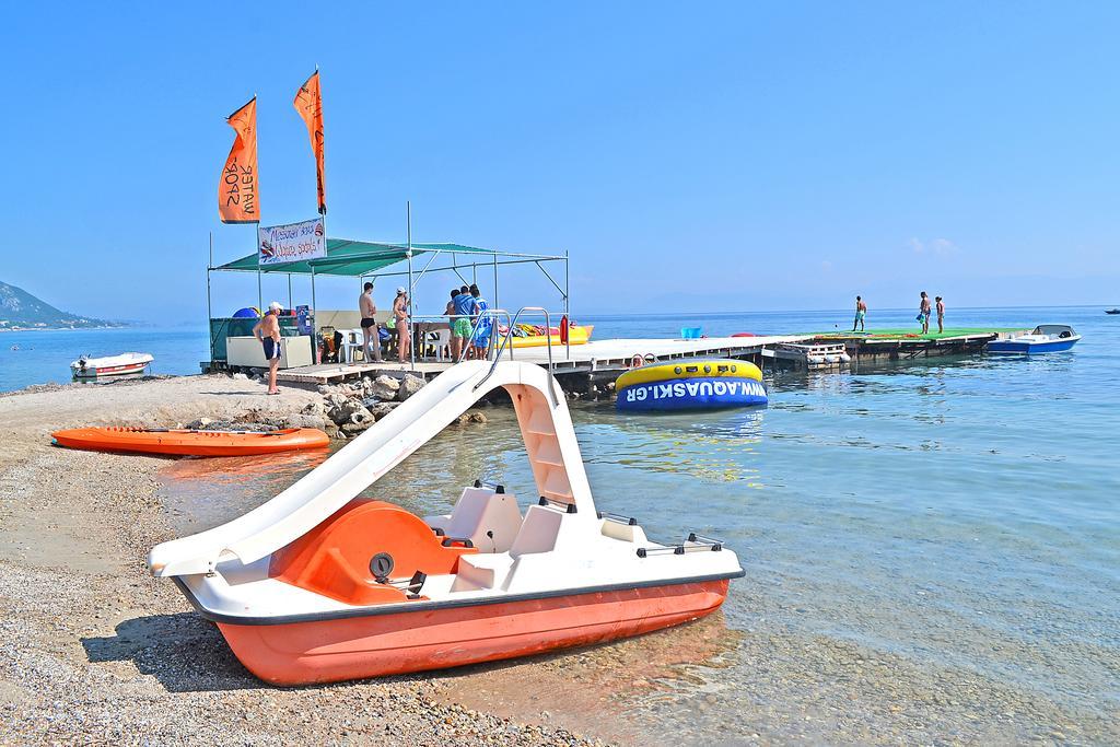 Messonghi Beach Holiday Resort Moraitika Eksteriør billede